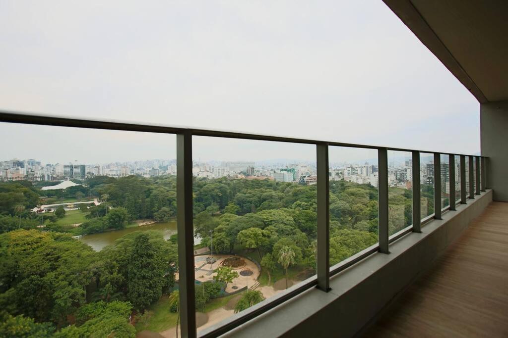 Apto Frente Parque Com Vista E Piscina Porto Alegre Luaran gambar